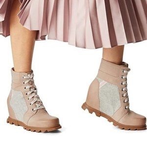 Sorel Joan of Arctic Wedge III Lexie Lace Up Boots Leather Booties Natural Tan